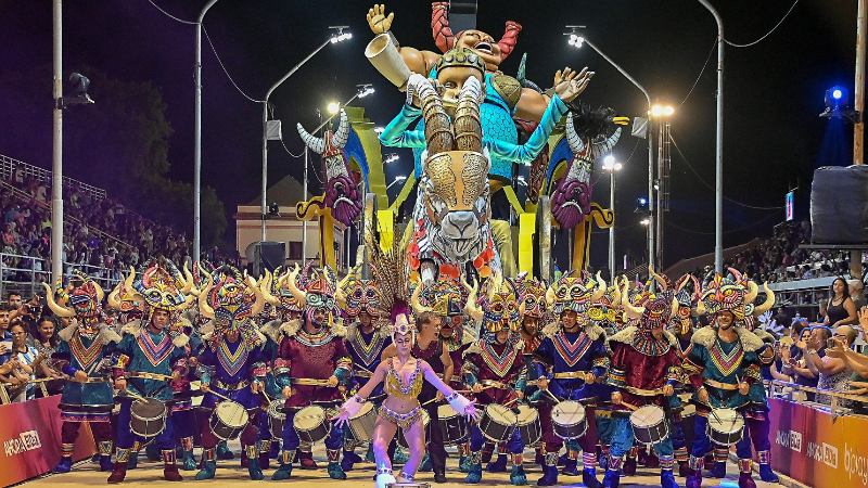 Carnaval del País: Conocé quienes fueron los jurados de la primera noche.