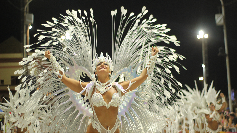 El Corsódromo palpita la tercera noche del Carnaval del País