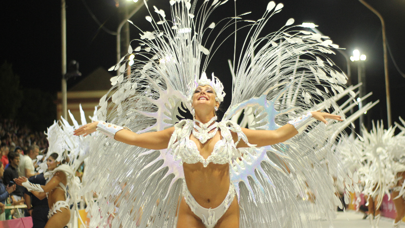 El Corsódromo volvió a ser una fiesta en la tercera noche del Carnaval del País